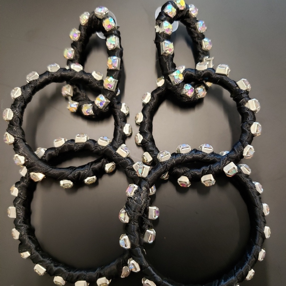 Circle drop rhinestone earrings